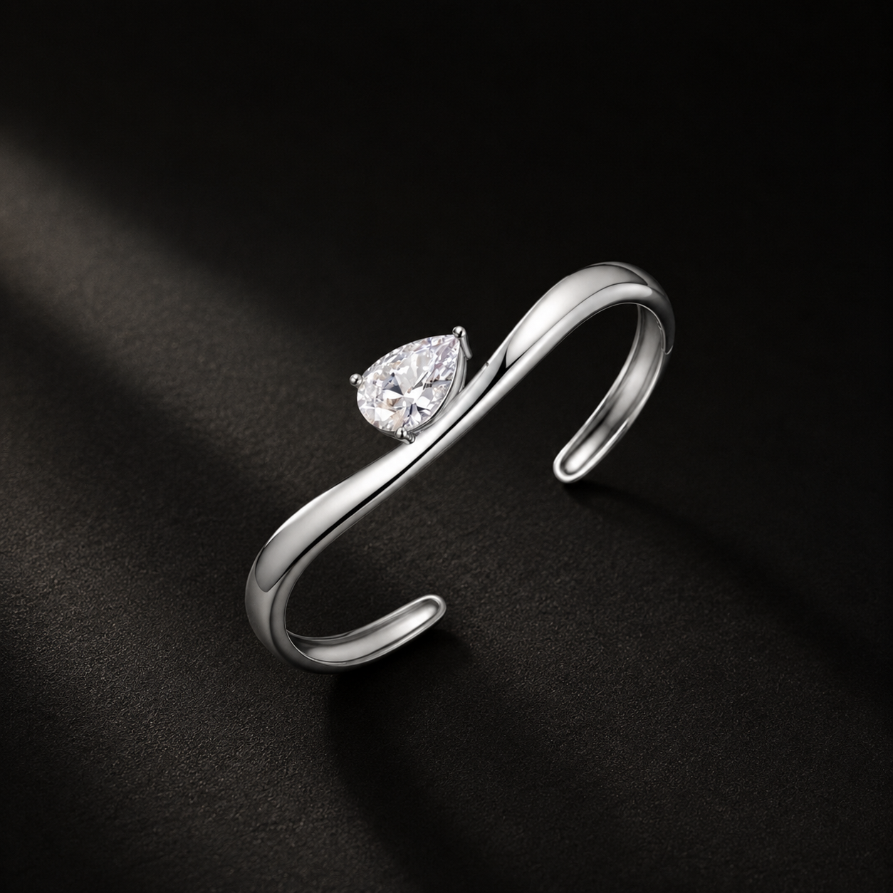 Bracelete Angle Maeva em Prata 925 e Moissanita